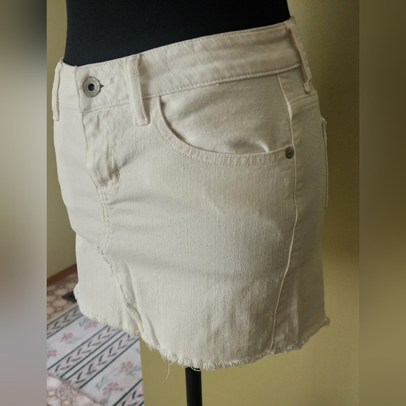 White Guess Denim Mini Skirt - Picture 3 of 12